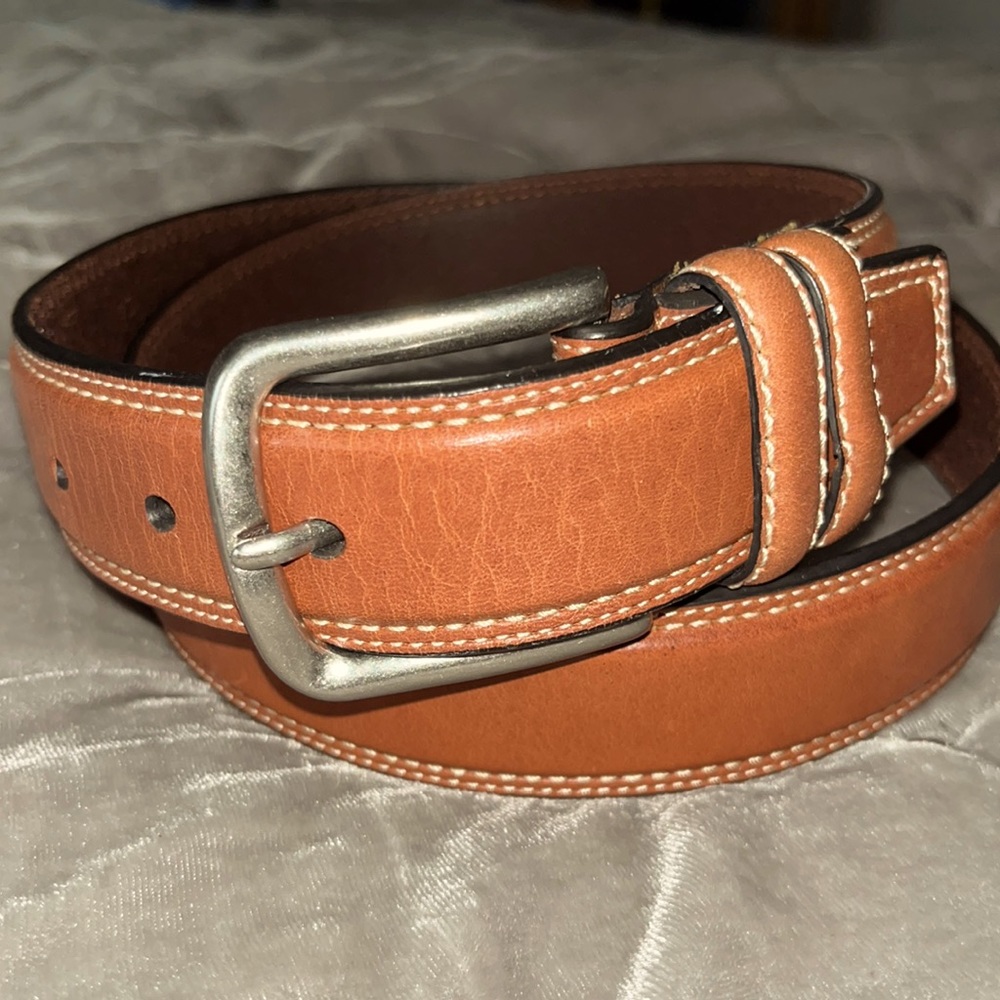 Lands End leather belt with silver toned solid brass buckle Lge